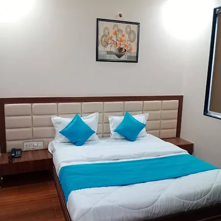 Hotel Raviraj Palace-3